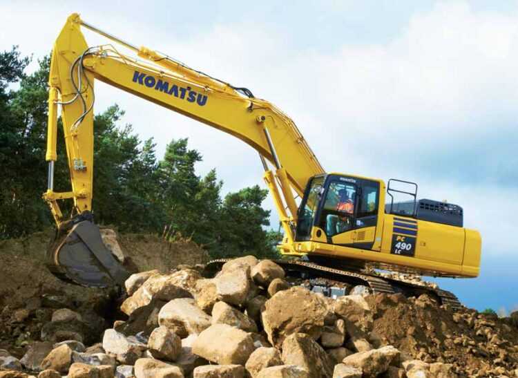 KOMATSU PC490LC-10: Мощный гусеничный экскаватор