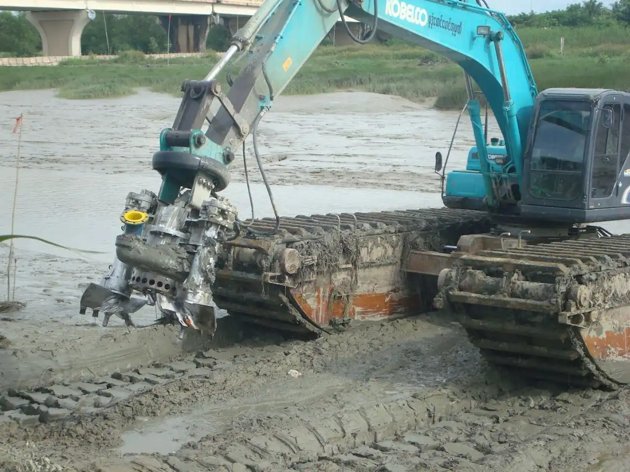 дноуглубительные работы экскаватором с земснарядом 11